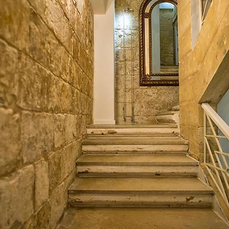 No 68 In Valletta Exterior photo