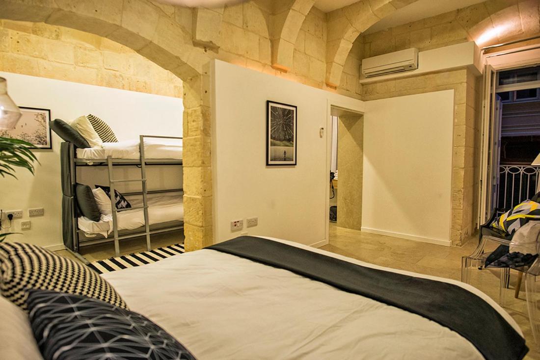 No 68 In Valletta Exterior photo